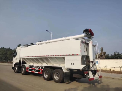 国六柳汽乘龙散装饲料车 专业高效的农业运输解决方案