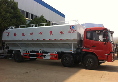 鑫百勤散装饲料运输车 高效农业运输的可靠伙伴